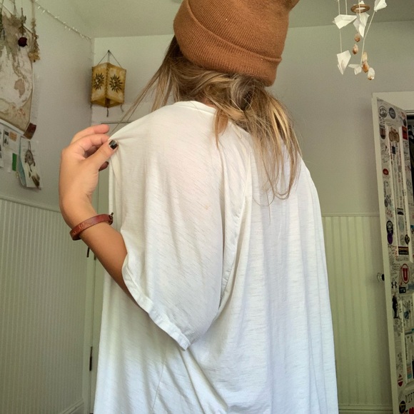 JL v neck short sleeve - Picture 7 of 7